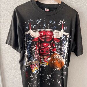 Vintage Chicago Bulls Graphic T-Shirt